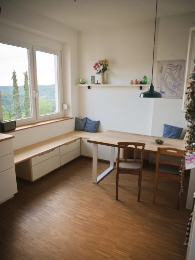 Sitzecke in Esche und weißem Schichtstoff auf Fichte